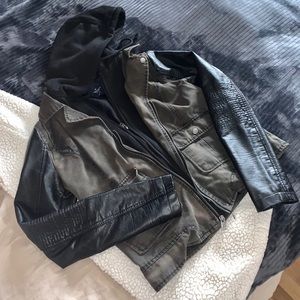 American Eagle Army jacket w/ Faux Leather Sleeves